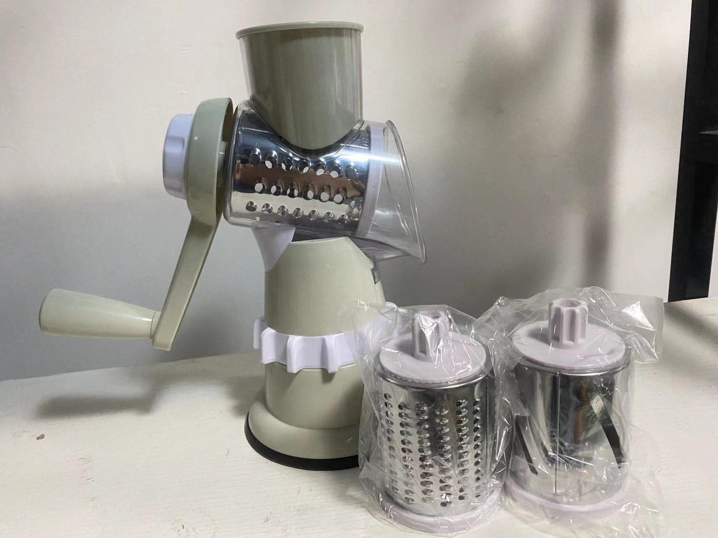 Sleek Manual Kitchen Chopper-4